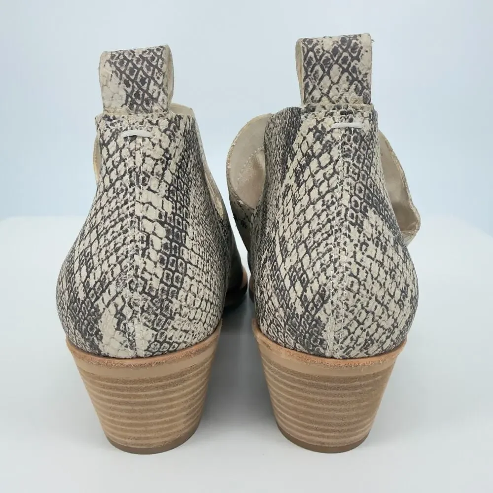 Dolce Vita Sonni Leather Whte/Black Snake Print Pointy Toe Ankle Bootie US 9